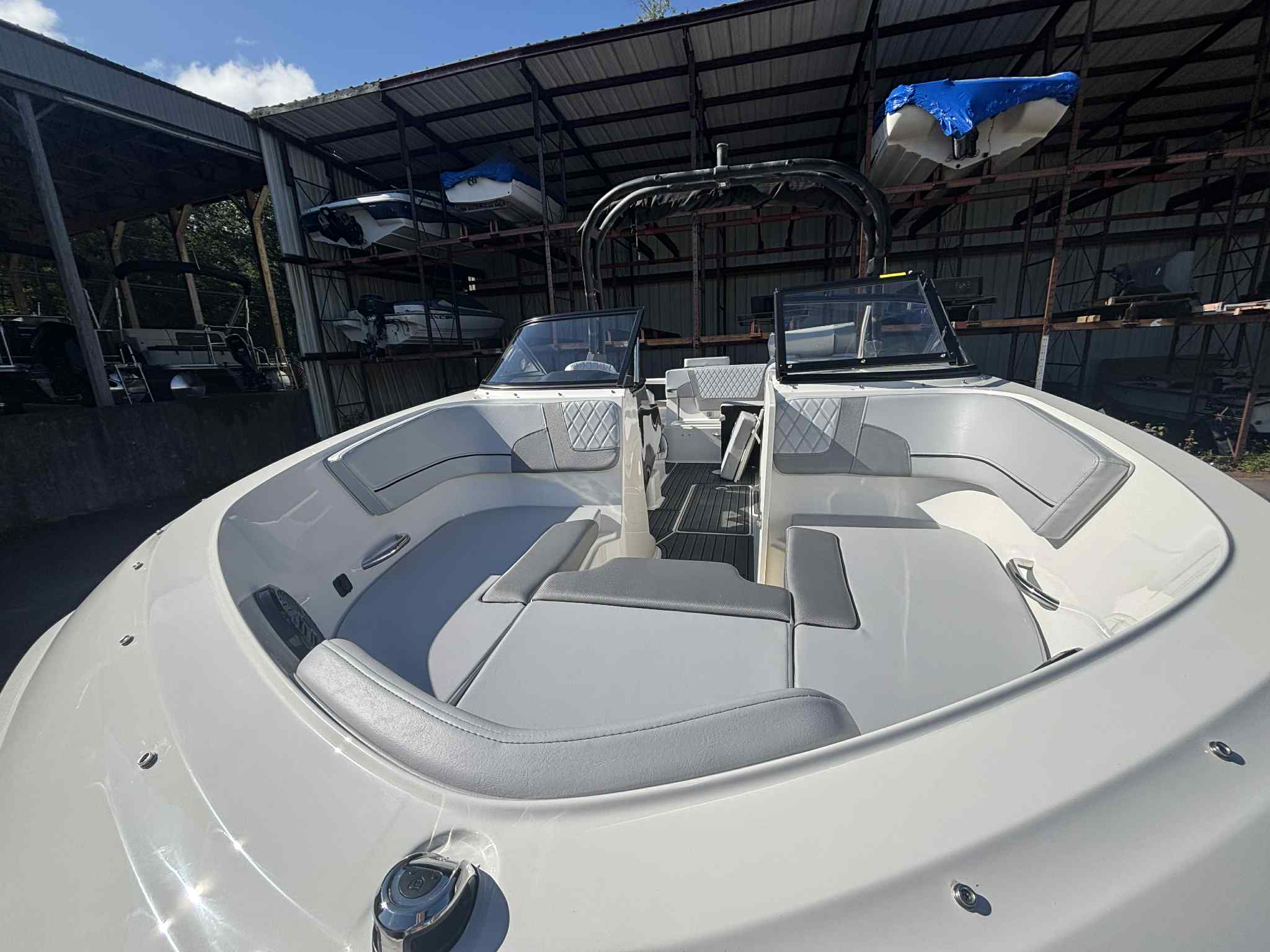 
								2026 Bayliner VR6 full									