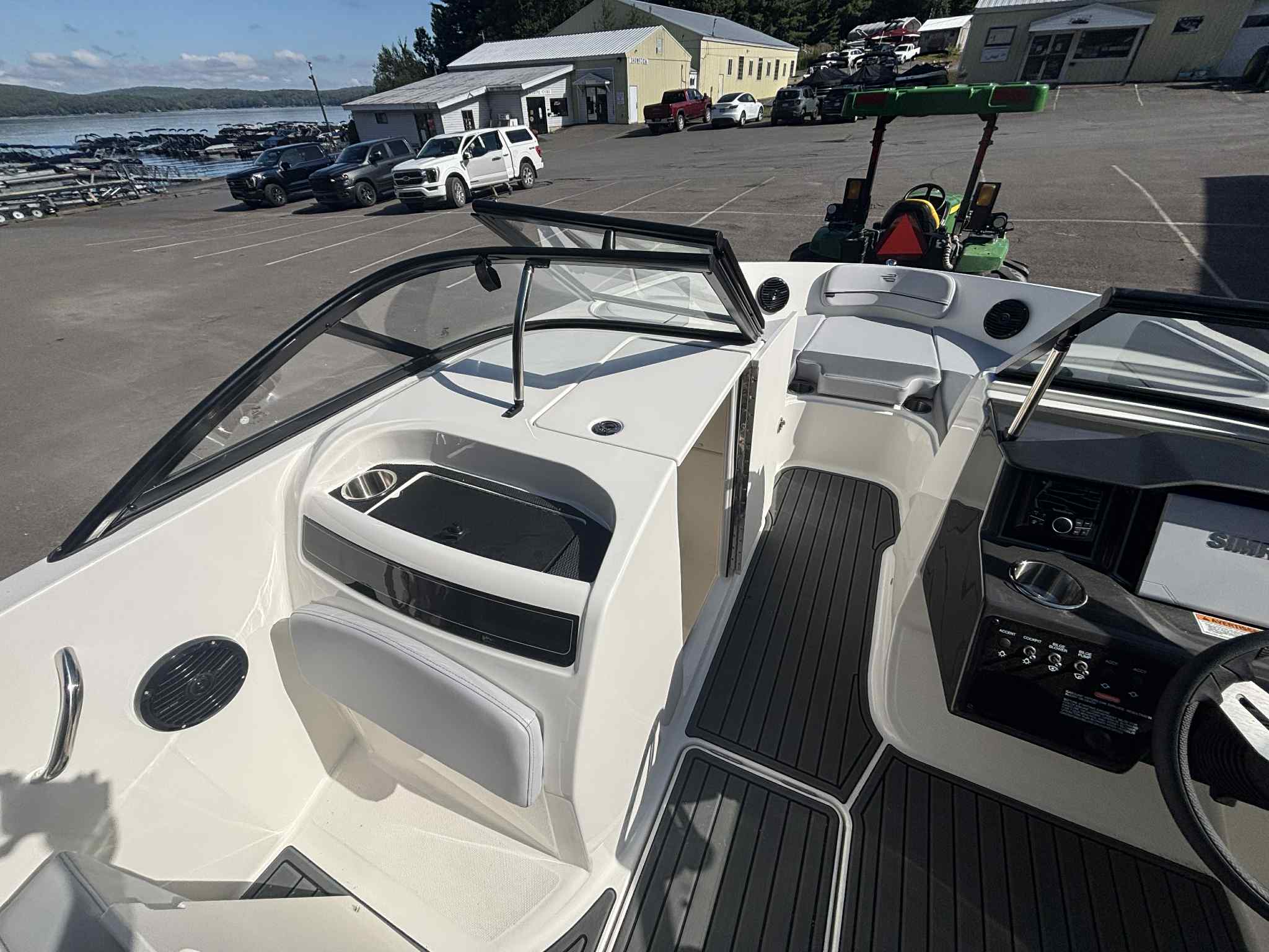 
								2026 Bayliner VR6 full									