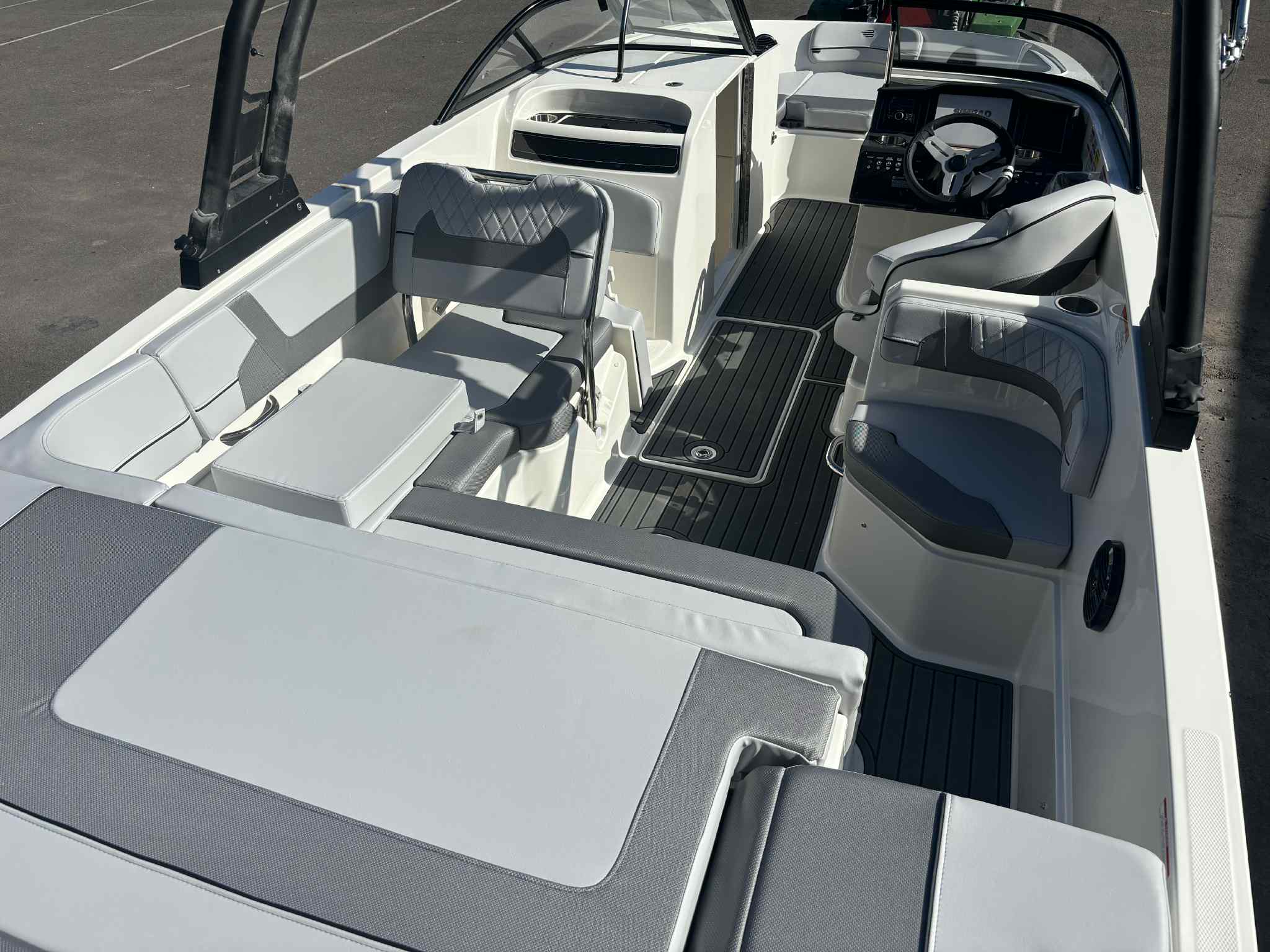 
								2026 Bayliner VR6 full									